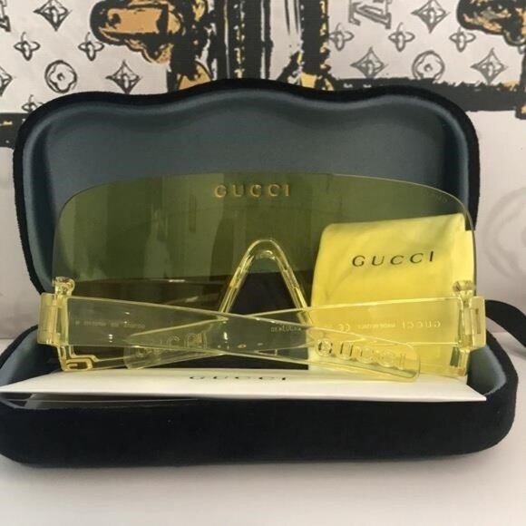 New Authentic Gucci GG1631S 009 Yellow Shield Sunglasses – Oversized Unisex - Picture 5 of 13